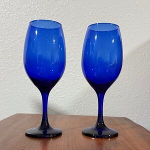 Elegant Blue Wine Glass Set